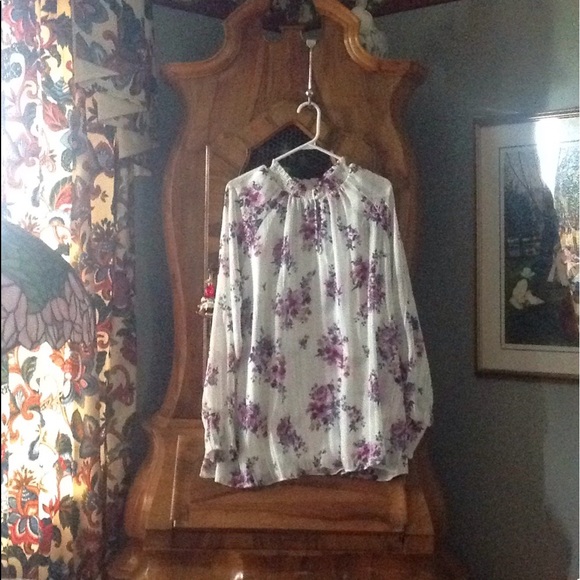 Polyester top with tags - Picture 2 of 3